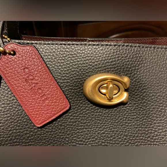 Coach Willow Tote 13.5’’L X10.75’’H X 5.5’’ Deep, handle 11’’ - Picture 7 of 12